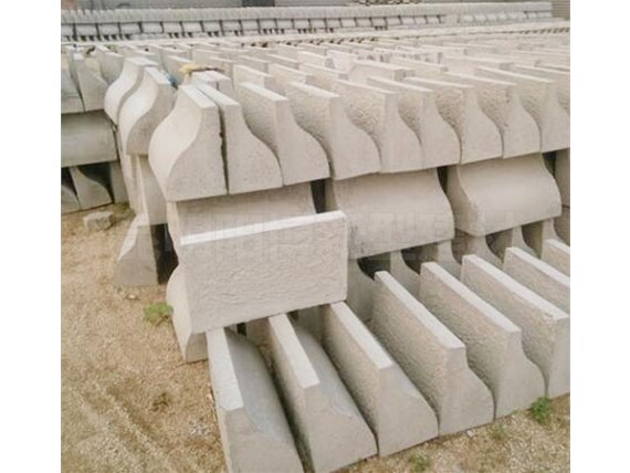 云南混凝土路沿石施工需要注意哪些細(xì)節(jié)？